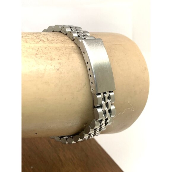 Armitron Women's Watch 75/2475 Green Dial Day Date Quartz Two Tone Steel 25mm - Picture 10 of 14